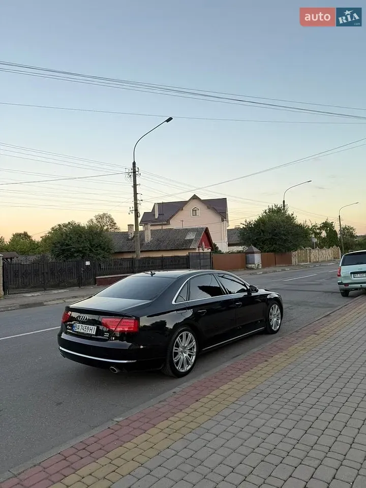 Audi A8 2013 photo 4