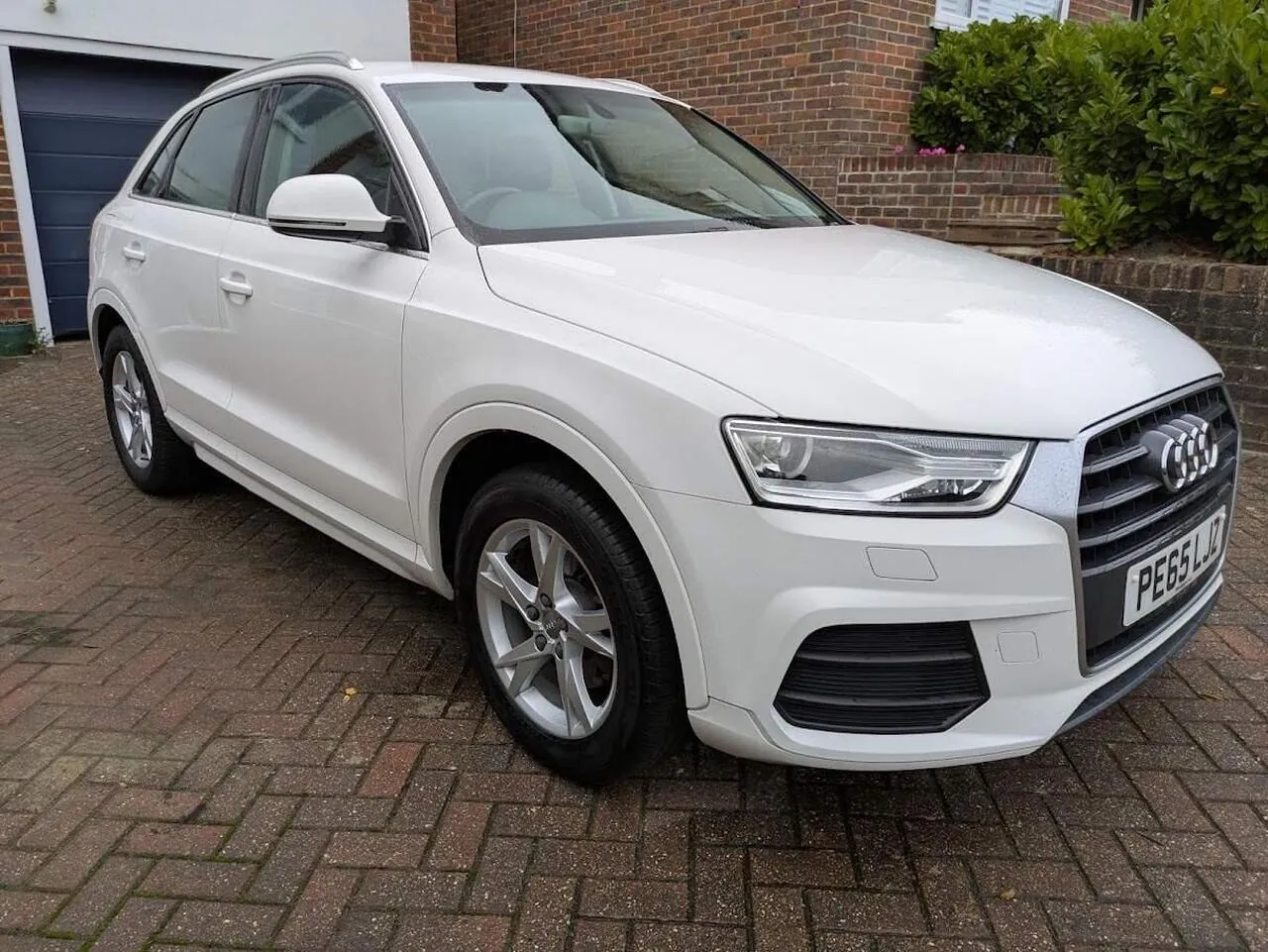 Audi Q3 2015 photo 2