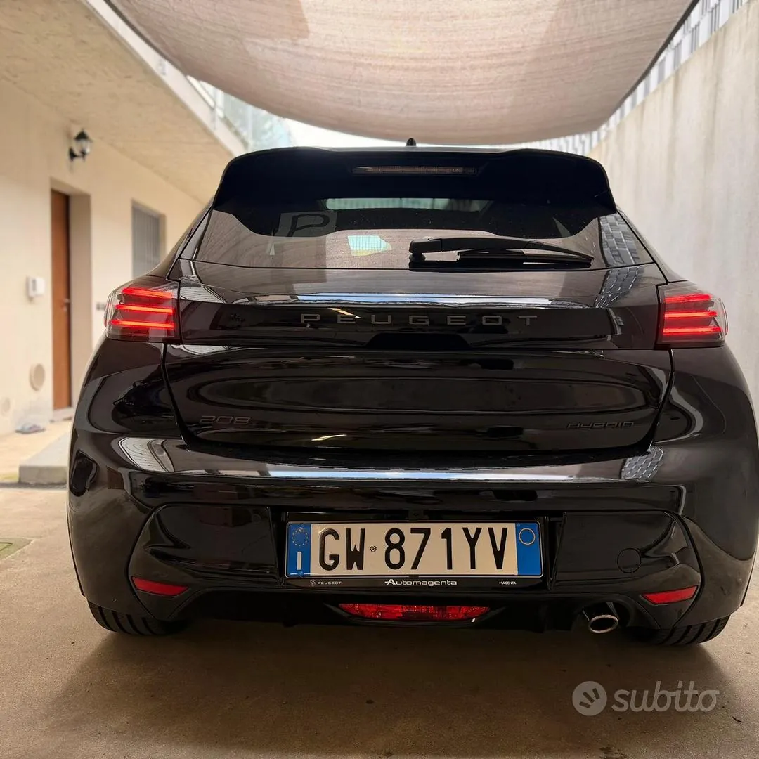 Peugeot 208 2025 photo 2
