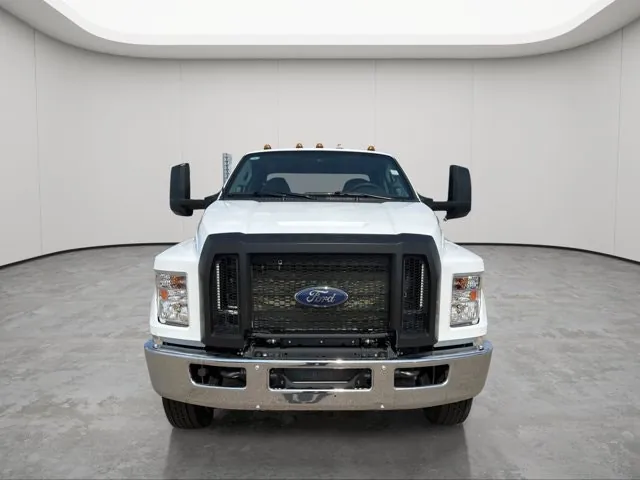 Ford Super Duty F-650 2026 photo 2