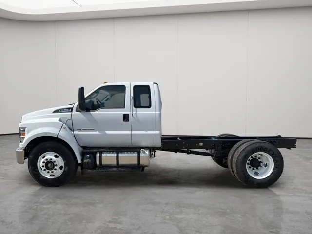 Ford Super Duty F-650 2026 photo 4