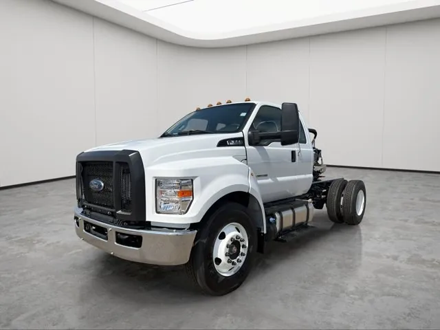 Ford Super Duty F-650 2026 photo 3