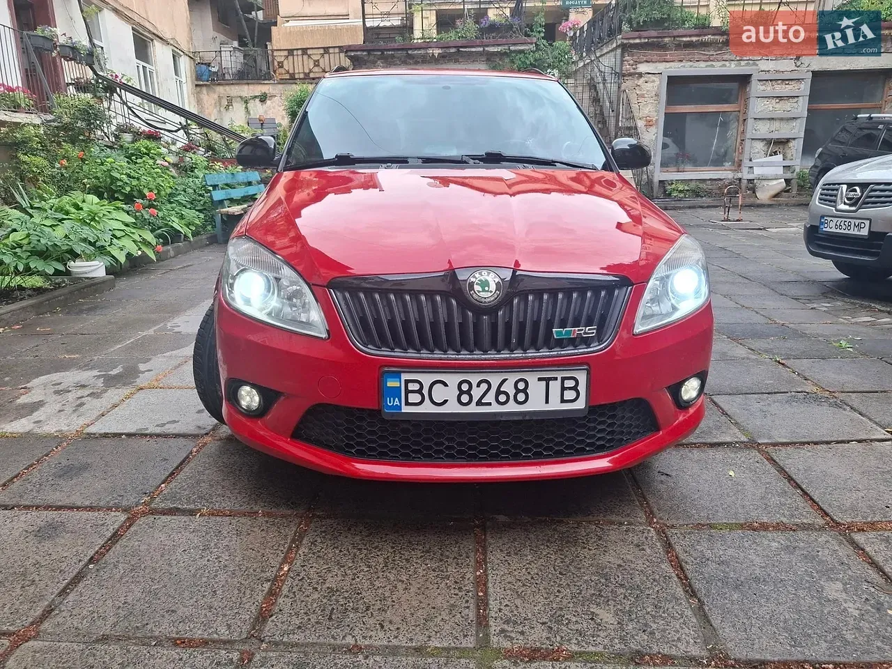 Skoda Fabia 2011 photo 2