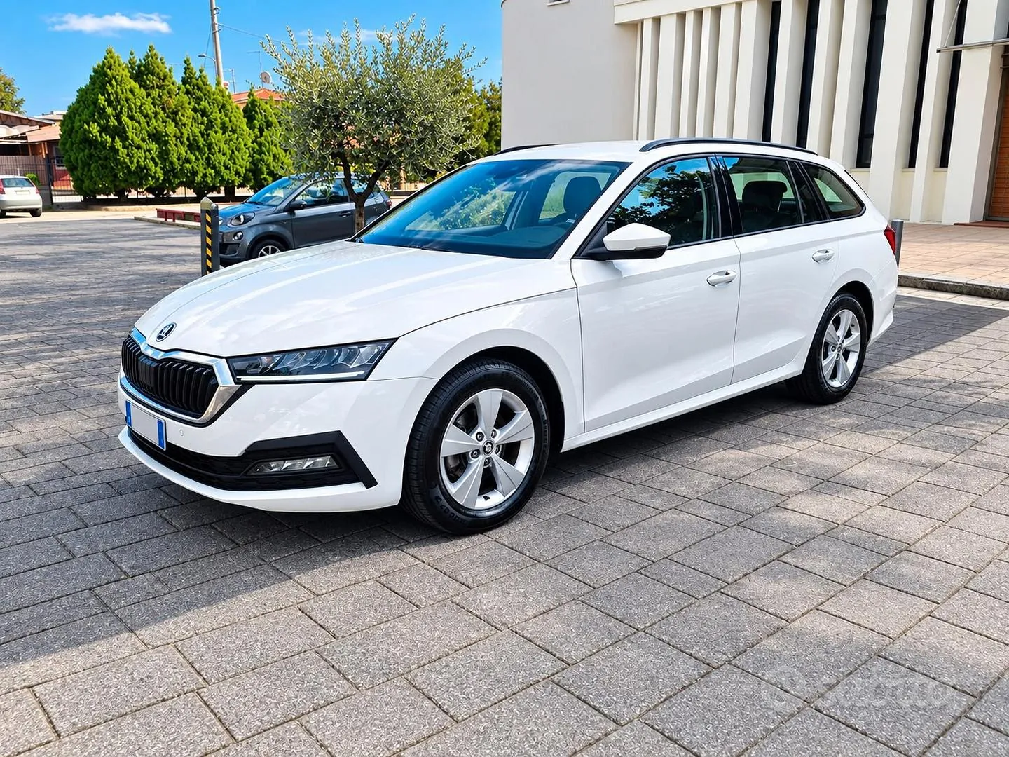 Skoda Octavia 2023 photo 2