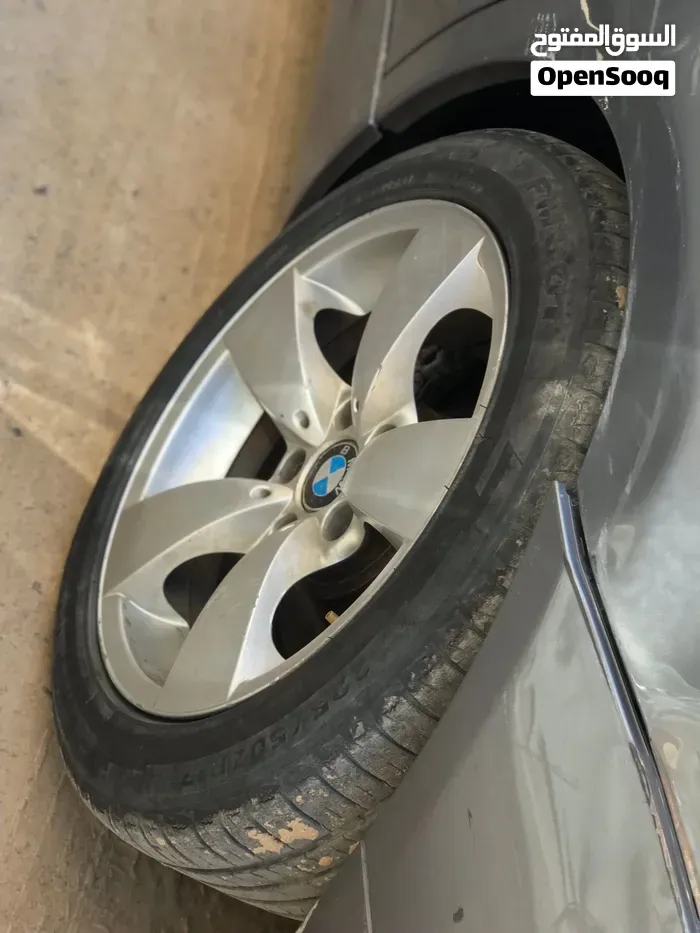 BMW 3 Series 2011 photo 2