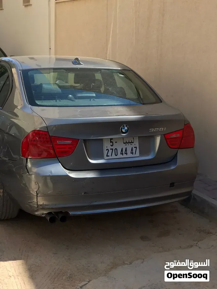 BMW 3 Series 2011 photo 4