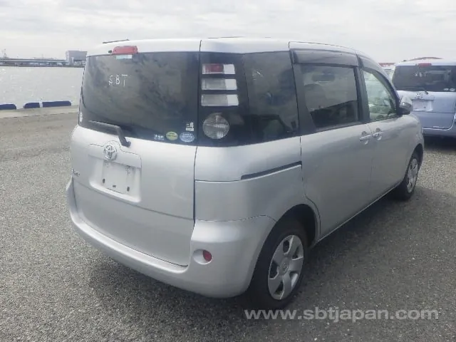 Toyota Sienta G 2007 photo 4