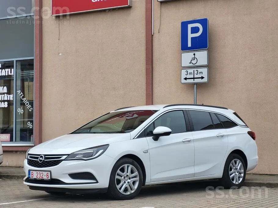 Opel Astra 2019 photo 2