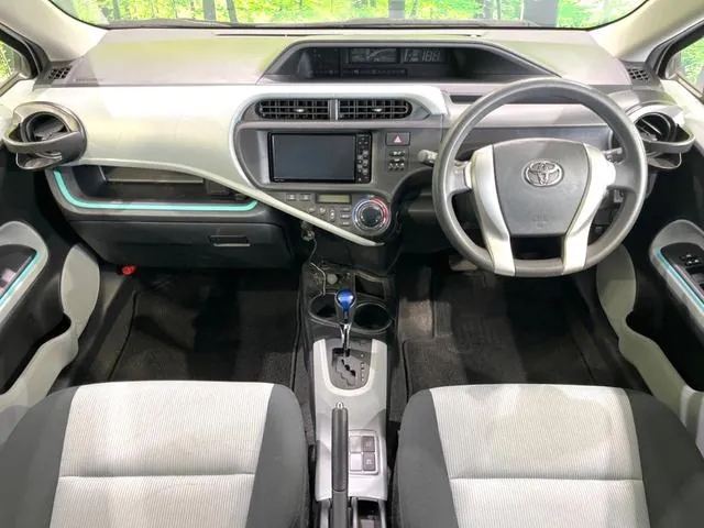 Toyota Aqua S 2012 photo 2