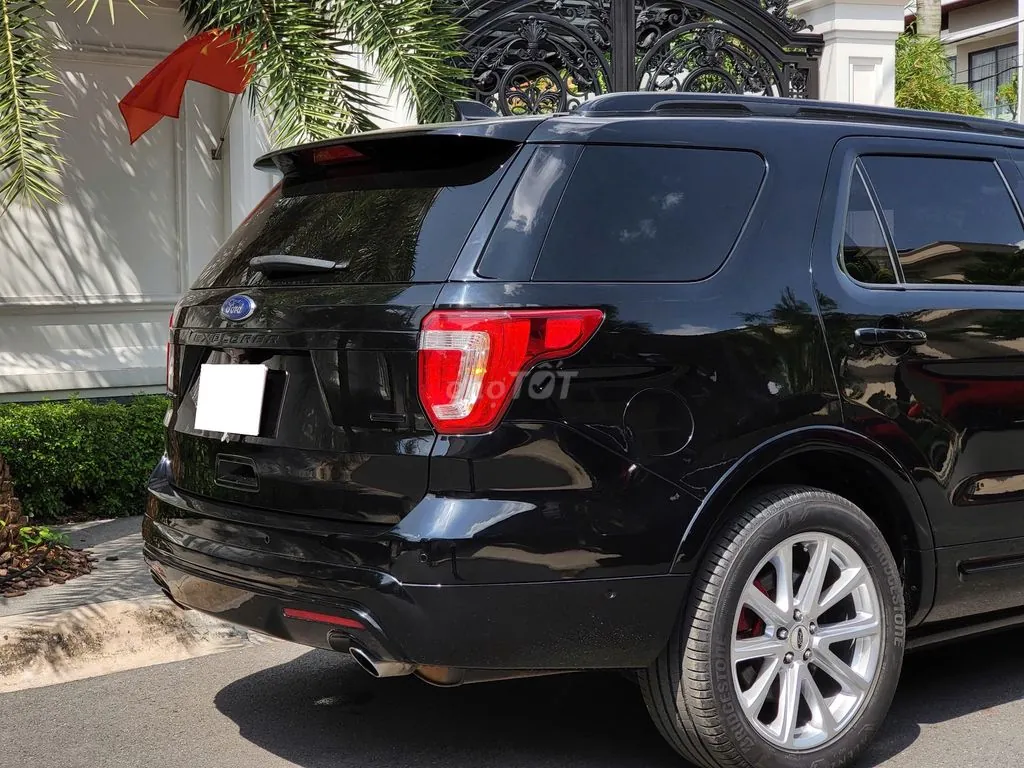 Ford Explorer 2016 photo 2