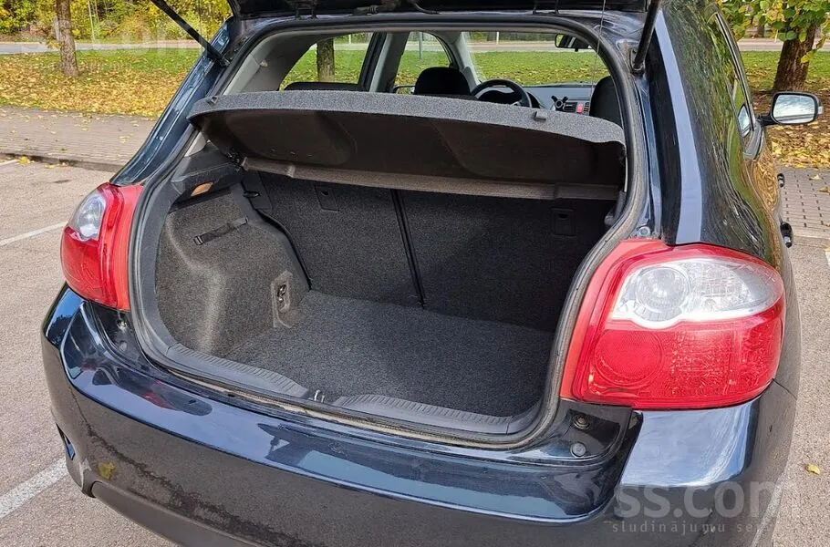 Toyota Auris 2013 photo 4
