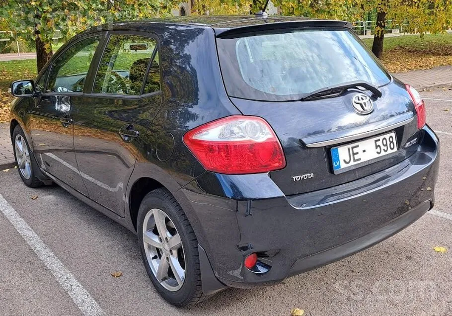Toyota Auris 2013 photo 3