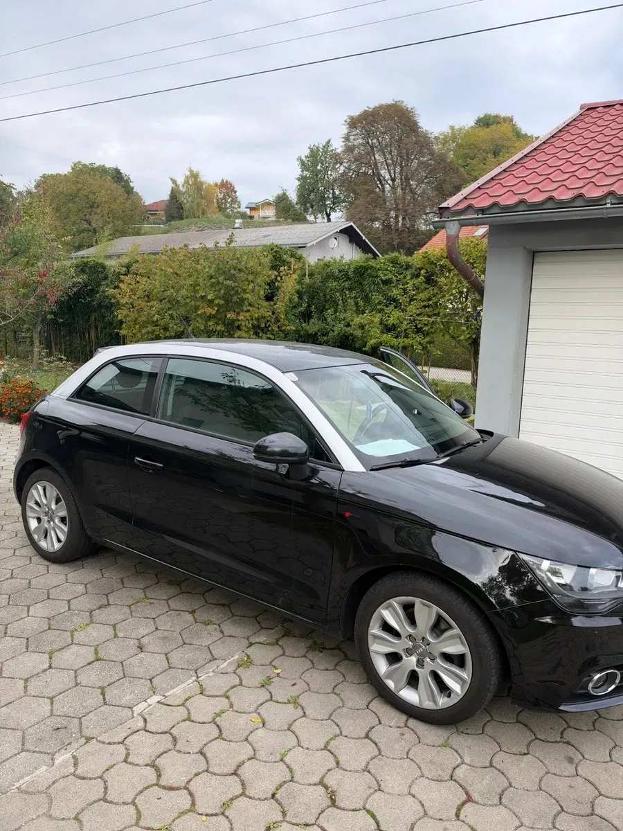 Audi A1 2011 photo 2