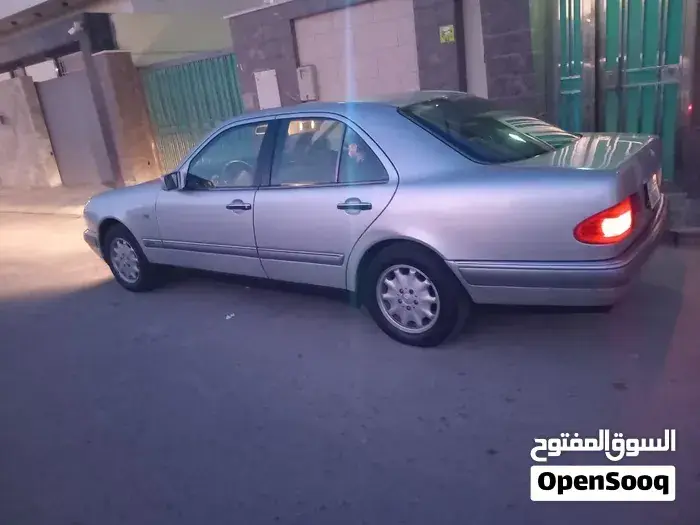 Mercedes-Benz E-Class 2000 photo 3