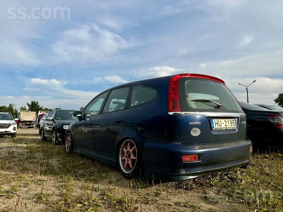 Honda Stream 2002 photo 3