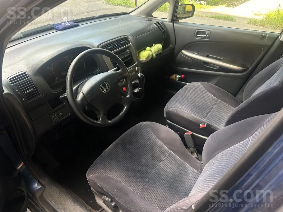 Honda Stream 2002 photo 4