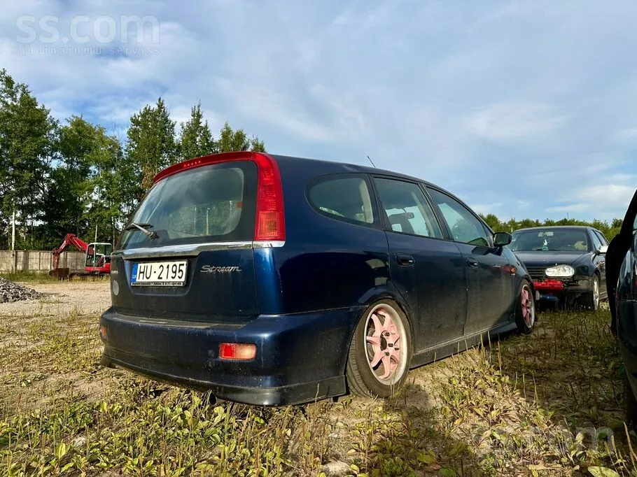 Honda Stream 2002 photo 2