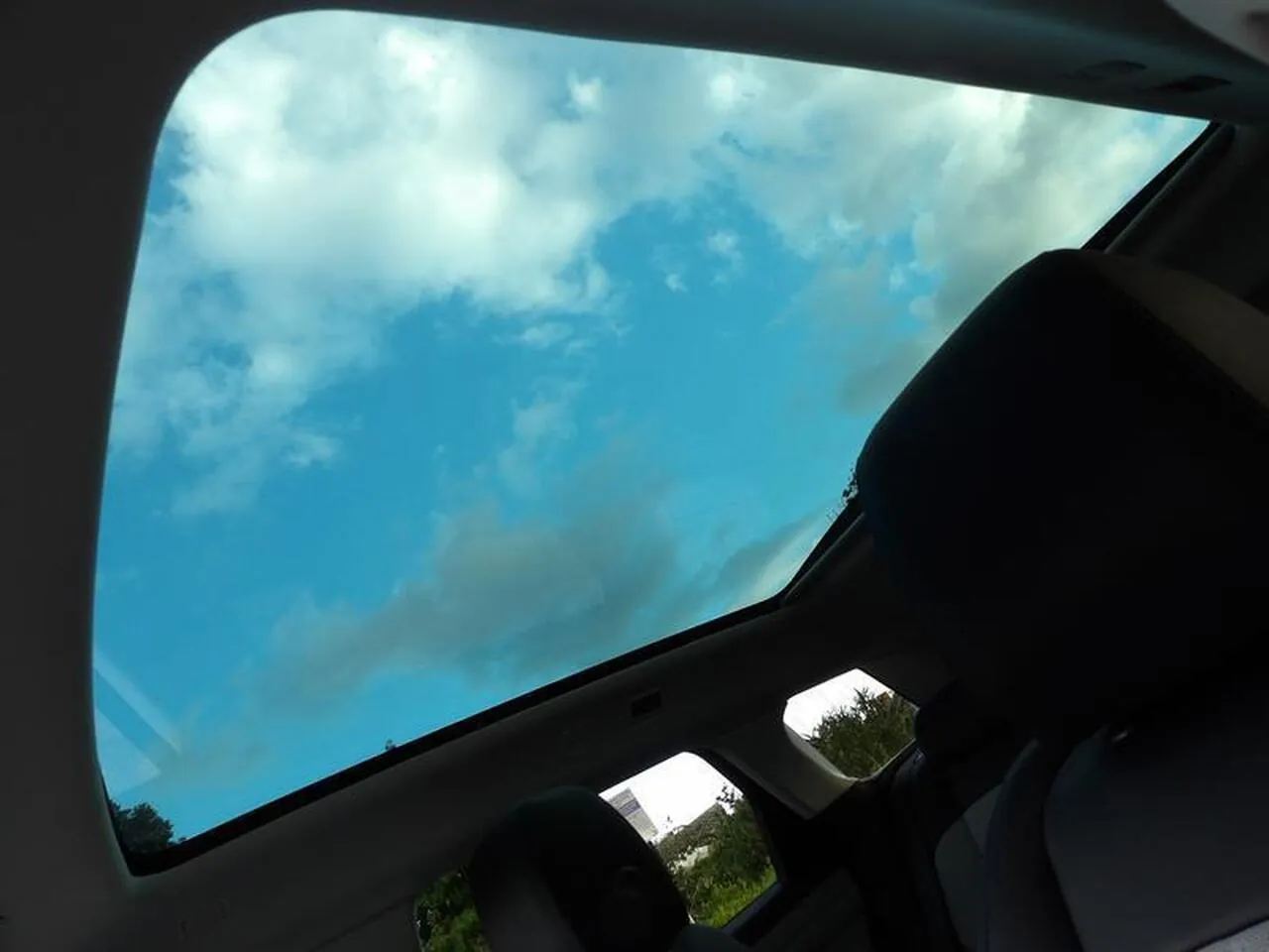 Land Rover Range Rover Evoque 2023 photo 2