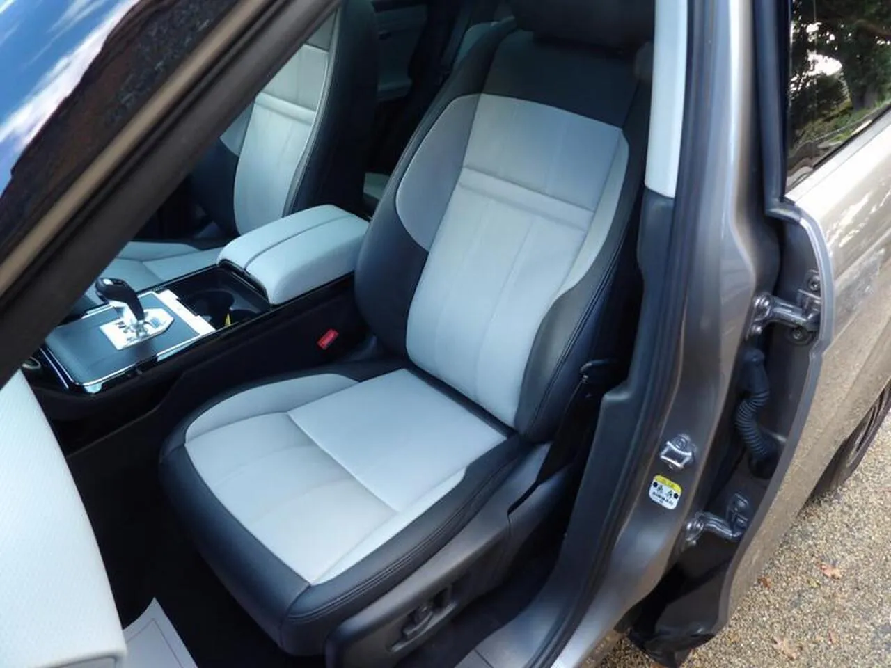 Land Rover Range Rover Evoque 2023 photo 3