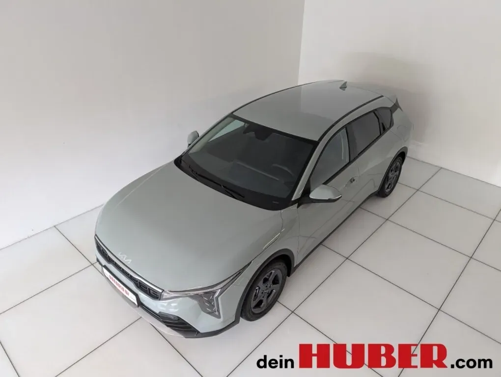 Kia K4 photo 2