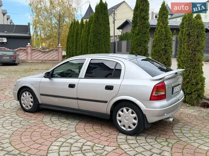 Opel Astra 2000 photo 4