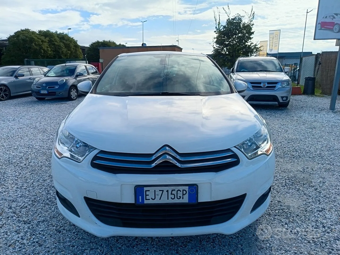 Citroen C4 2011 photo 2