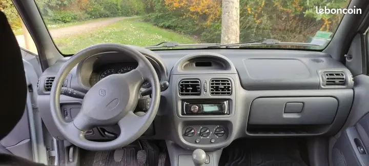 Renault Clio 1998 photo 3
