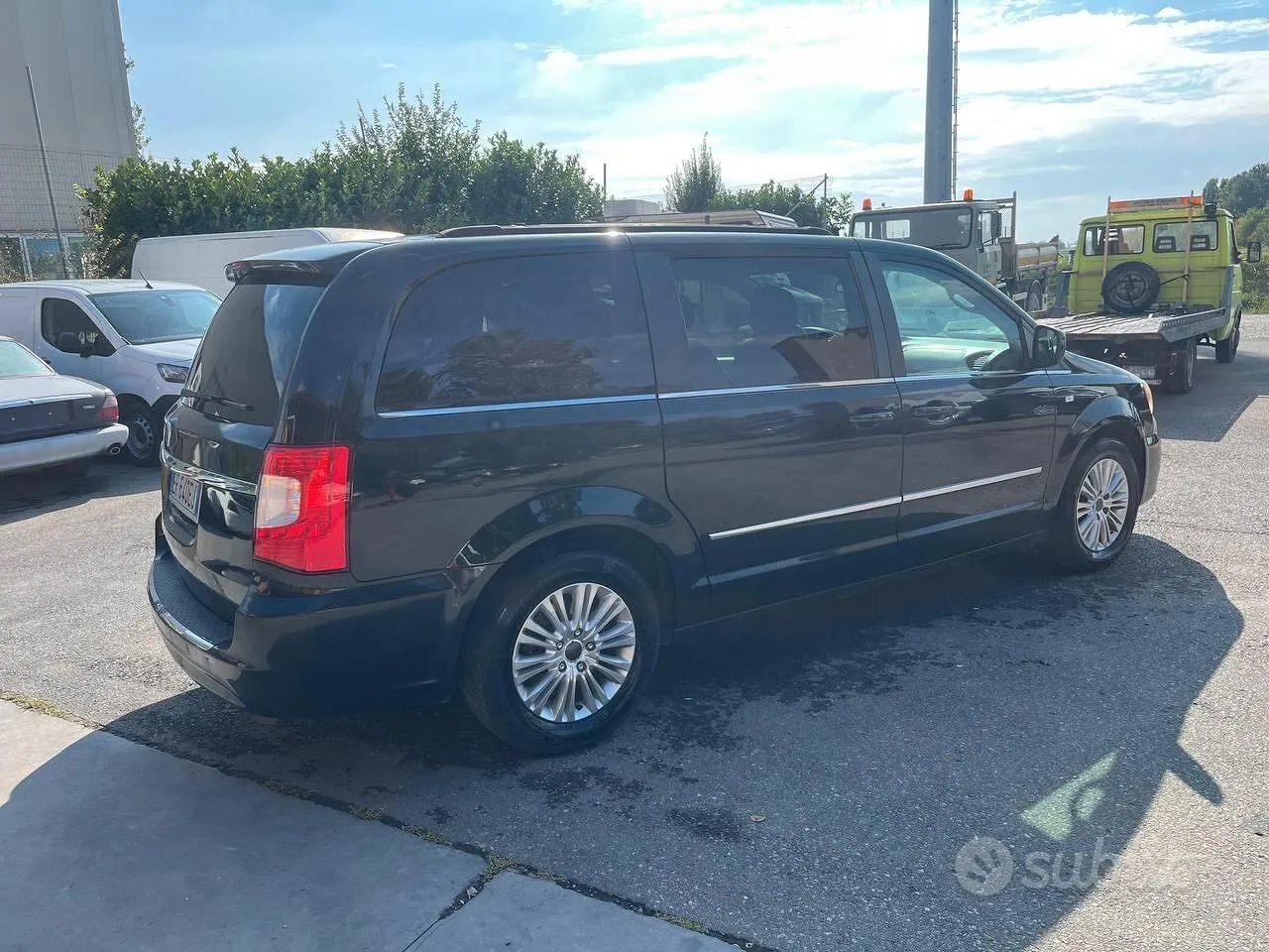 Lancia Voyager 2013 photo 2