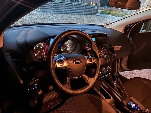 Ford Focus 2014 photo 3