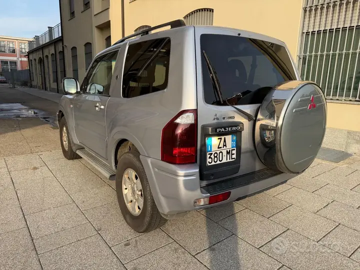 Mitsubishi Pajero 2006 photo 4