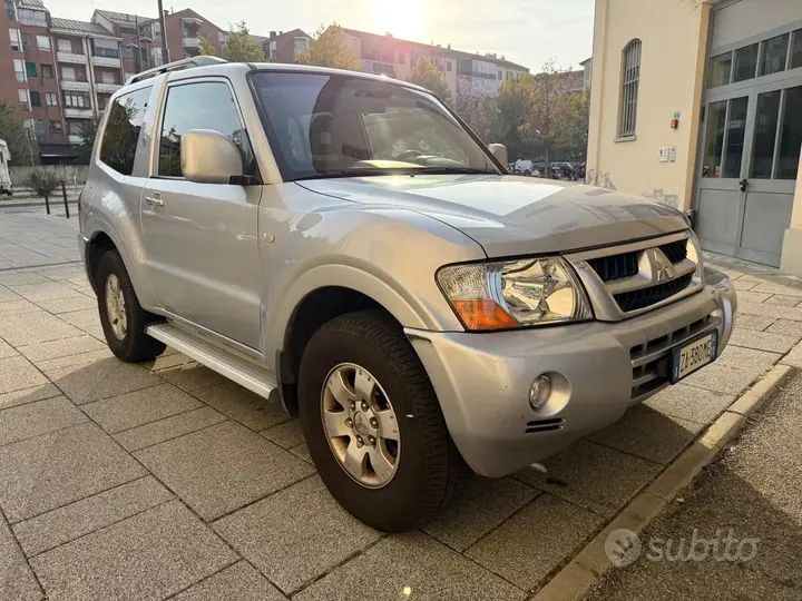 Mitsubishi Pajero 2006 photo 3