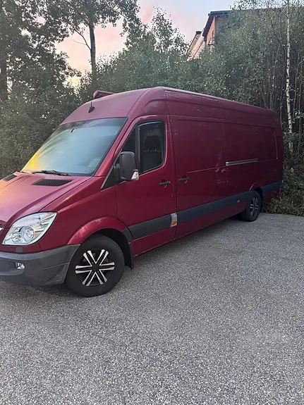 Mercedes-Benz Sprinter 319 2013 photo 2