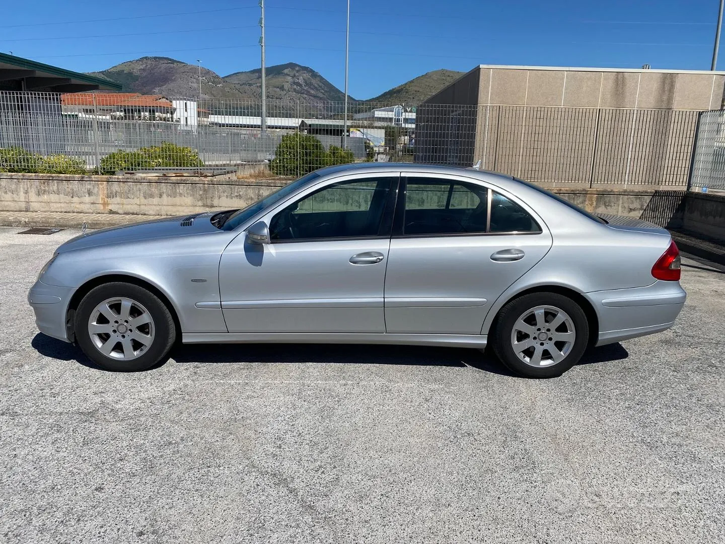 Mercedes-Benz E 200 Ngt 2008 photo 2