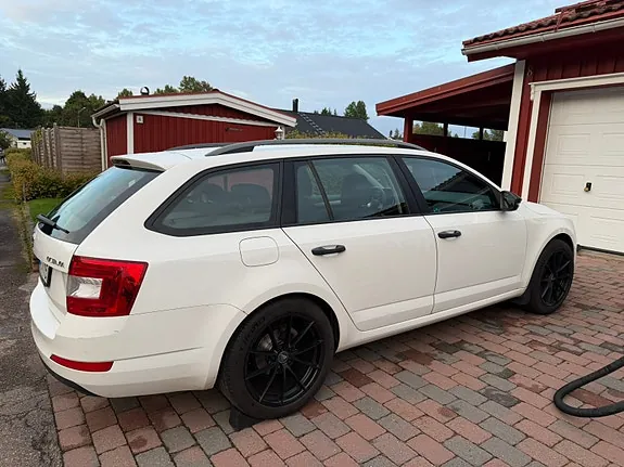 Skoda Octavia 2014 photo 3