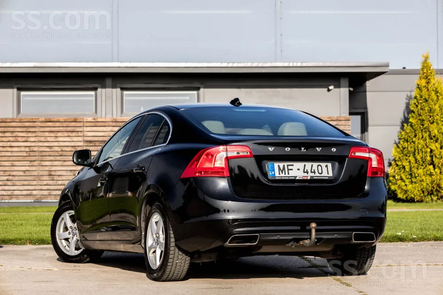 Volvo S60 2015 photo 4