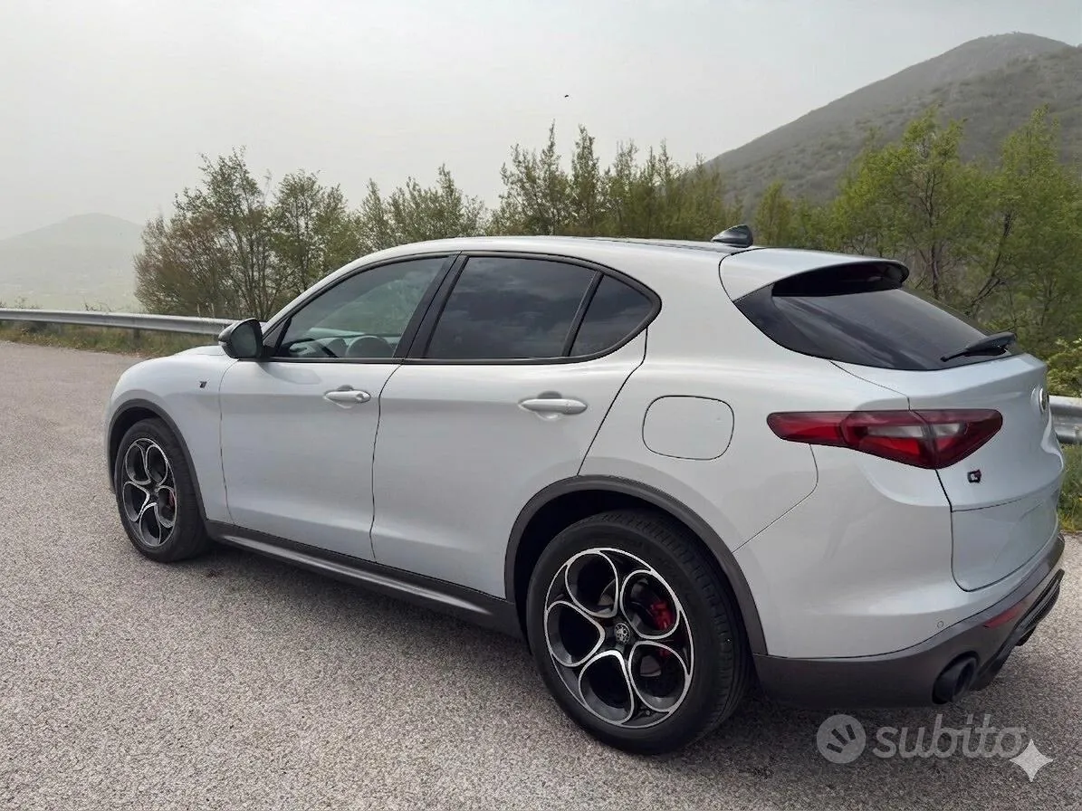 Alfa Romeo Stelvio 2022 photo 4