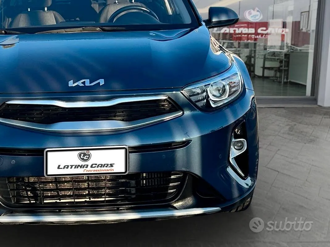 Kia Stonic 2023 photo 2