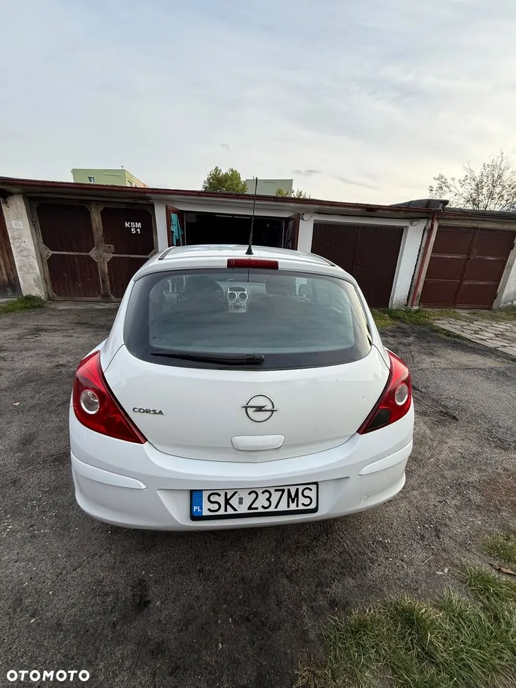 Opel Corsa 2010 photo 3