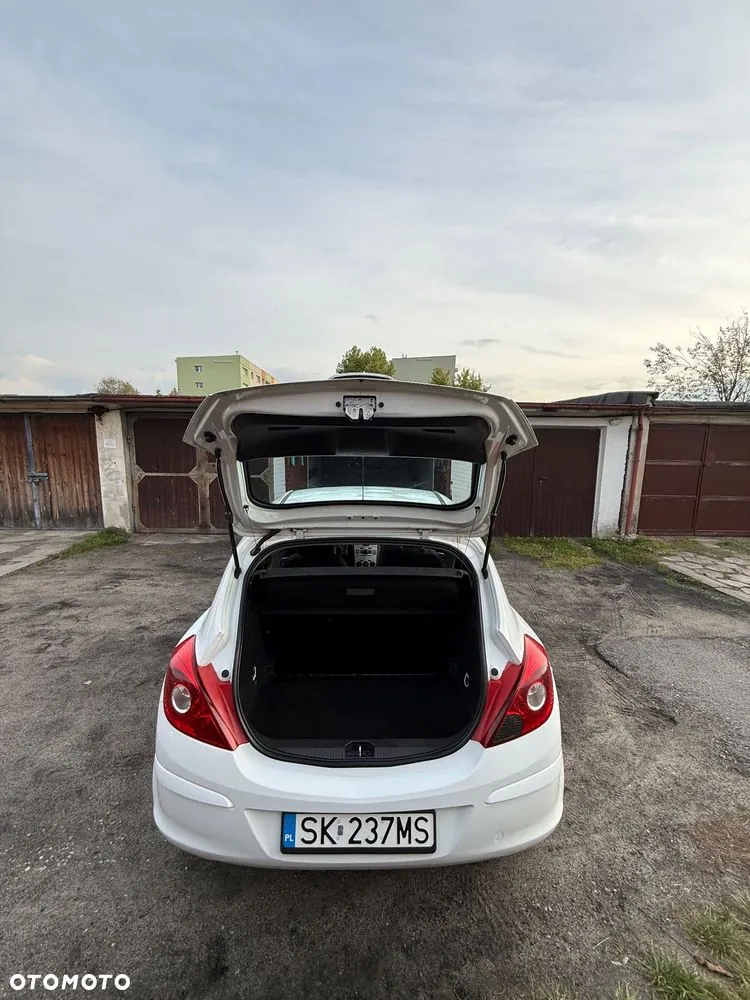 Opel Corsa 2010 photo 4