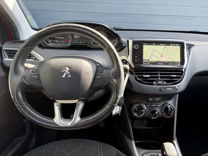 Peugeot 2008 2017 photo 3