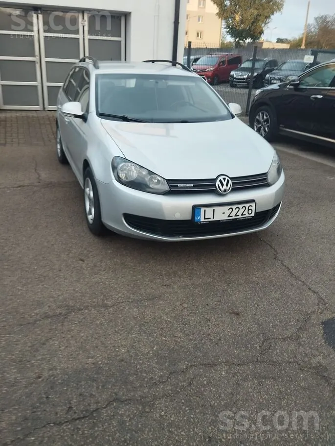 Volkswagen Golf Variant 2011 photo 2