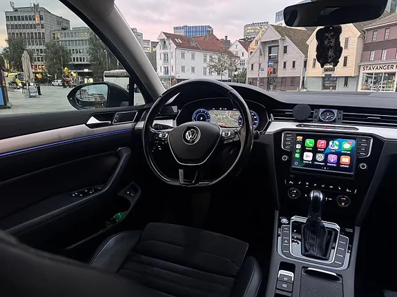Volkswagen Passat 2017 photo 2