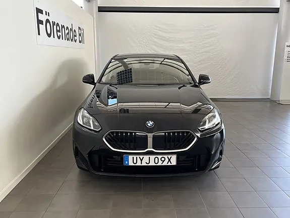 BMW 120 2026 photo 2