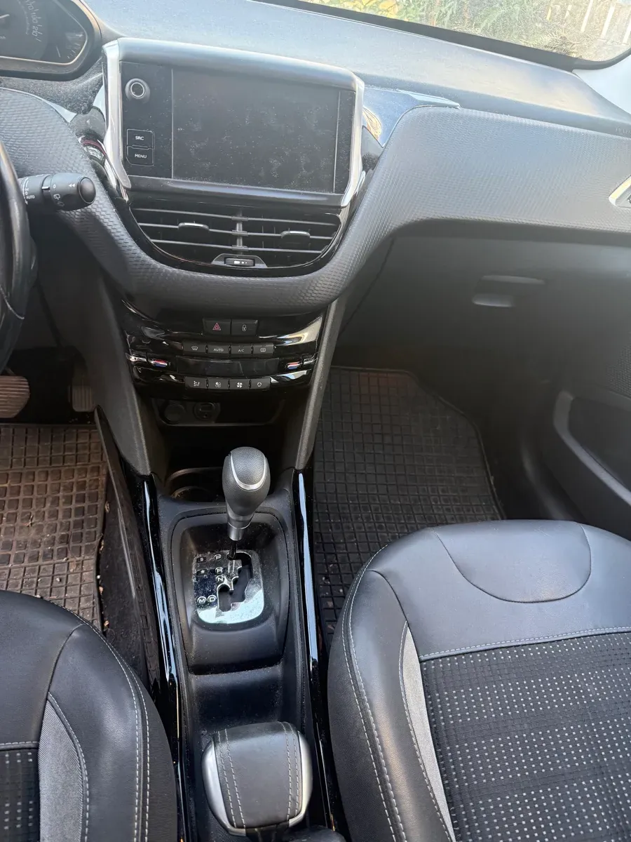 Peugeot 2008 2016 photo 3