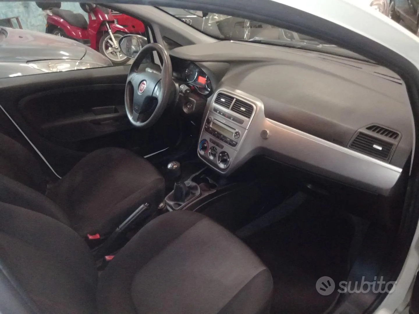 Fiat Grande Punto 2014 photo 5