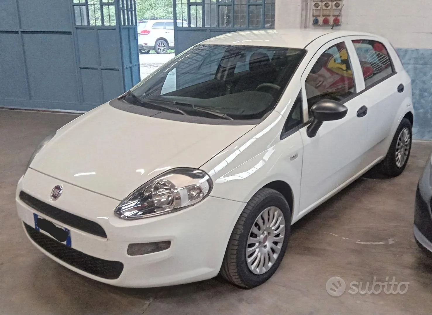 Fiat Grande Punto 2014 photo 2
