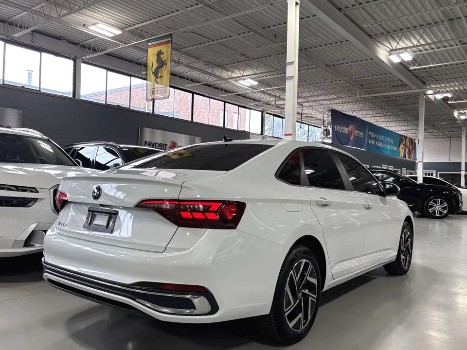 Volkswagen Jetta 2024 photo 3