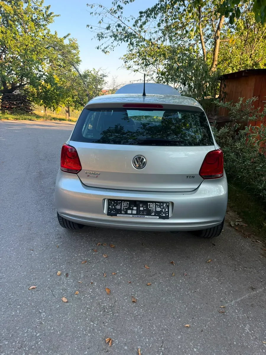 Volkswagen Polo 2011 photo 2