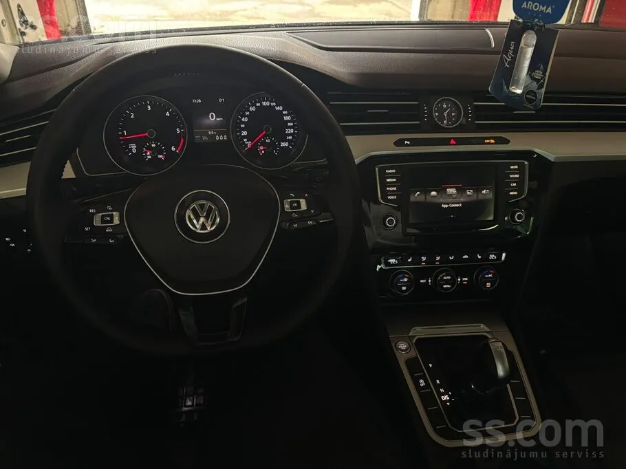 Volkswagen Passat 2015 photo 5