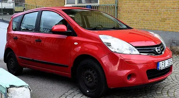 Nissan Note 2013 photo 3